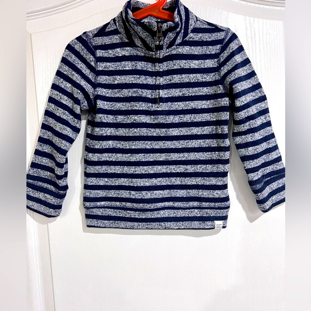 Gap half button boys sweatshirt size 3